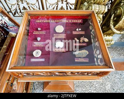 Zelenodolsk, Russie - 25 août 2022 : exposition avec un objet Saint de Palestine et du Sinaï dans la cathédrale au nom de la Trinité qui donne vie à Raifa Bog Banque D'Images