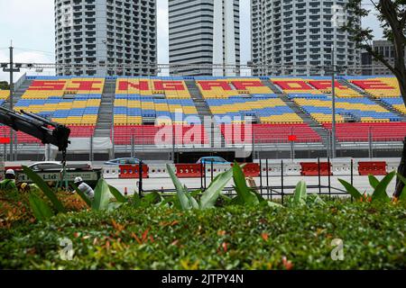 Singapour, Singapour. 01st septembre 2022. Les préparatifs ont lieu avant le Grand Prix de Singapour de Formule 1 2022. Singapour se prépare à accueillir des événements de classe mondiale après la pandémie COVID-19 et les billets pour l'événement à venir ont dépassé 2019 et devraient être les plus grands participants depuis la première édition de 2008. Le Grand Prix de Singapour a été annulé en 2020 et 2021 et se déroulera cette année de 30 septembre à 2 octobre. Crédit : SOPA Images Limited/Alamy Live News Banque D'Images