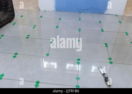 Actuellement en construction est une nouvelle maison qui a des carreaux de céramique dans la salle de bains Banque D'Images