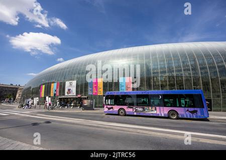 Strasbourg, France - 08 août 2022 : Gare de Strasbourg, gare centrale de Strasbourg, région Alsace, France. Façade de buil original Banque D'Images