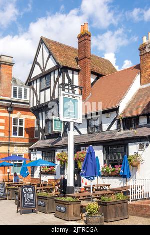 13th Century The Birdcage Pub, Cornmarket, Thame, Oxfordshire, Angleterre, Royaume-Uni Banque D'Images