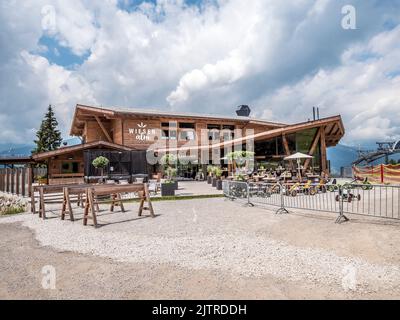 L'image est de l'espace de loisirs Wiesenalm High alp situé au-dessus de la petite ville de Zell am Ziller dans la vallée de Zillertal du Tyrol autrichien Banque D'Images