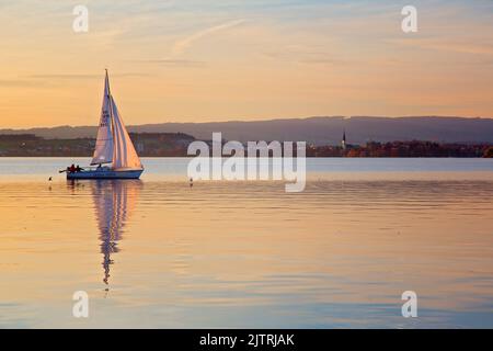 Vue panoramique sur le lac de Zug, Zugersee, Alpes suisses, Suisse Banque D'Images