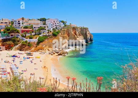 Vue panoramique sur le village de Carvoeiro en Algarve, Portugal Banque D'Images