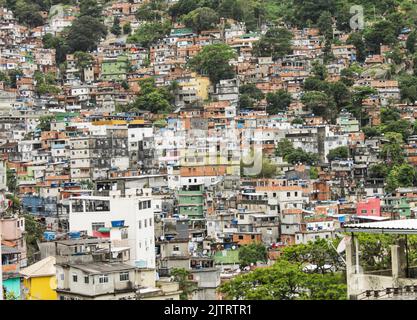 Vue de l'intérieur de la favela rocinha à Rio de Janeiro, Brésil - 29 novembre 2012: Vue de l'intérieur de la favela rocinha, la plus grande favela de latino Am Banque D'Images