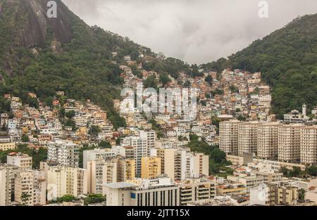 Taudis tabajara à copacabana à Rio de Janeiro, au Brésil. Banque D'Images