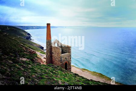 Wheal Coates, une mine d'étain abandonnée près de St. Agnes sur la côte nord de Cornish - John Gollop Banque D'Images