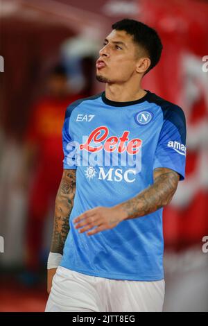 Le défenseur uruguayen de SSC Napoli Mathias Olivera regarde pendant la série Un match de football entre SSC Napoli et Lecce. SSC Napoli et Lecce Draw 1-1. Banque D'Images