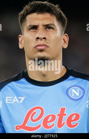 Le défenseur uruguayen de SSC Napoli Mathias Olivera regarde pendant la série Un match de football entre SSC Napoli et Lecce. SSC Napoli et Lecce Draw 1-1. Banque D'Images