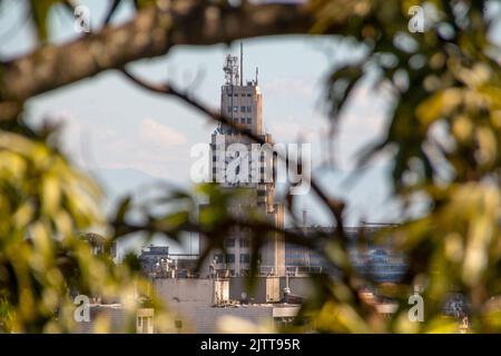 horloge centrale, vue depuis le sommet de santa teresa à rio de janeiro, brésil. Banque D'Images