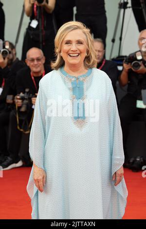 Lido Di Venezia, Italie. 31st août 2022. Hillary Clinton assiste au « bruit blanc » et à la cérémonie d'ouverture du tapis rouge au Festival international du film de Venise 79th sur 31 août 2022 à Venise, en Italie. © photo: Cinzia Camela. Crédit : Agence photo indépendante/Alamy Live News Banque D'Images