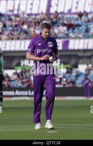 Leeds, Angleterre, le 31 août 2022. Craig Miles Bowling for Northern Superchargeurs Men Against Southern Brave Men in the Hundred at Headingley. Crédit : Colin Edwards Banque D'Images