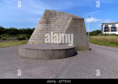 Cadair Idris sculpture / installation artistique. Baie de Cardiff 2022 . Installation de Cader Idris par William Pye. (Cadair Idris) Banque D'Images