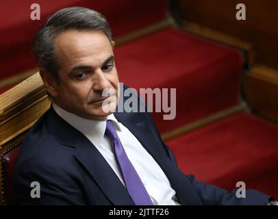 abouτ Premier ministre grec KYRIAKOS MITSOTAKIS parle dans le scandale du suivi téléphonique du Parlement grec. Banque D'Images