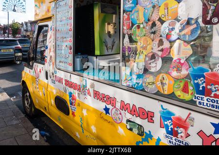 Vue partielle de la fourgonnette de glace Whippy Banque D'Images