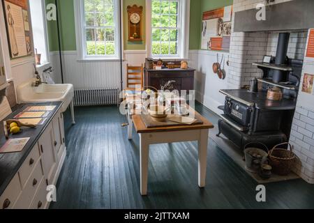 Lenox, Massachusetts, US-19 juillet 2022: La cuisine au Mont qui était la maison de campagne de l'écrivain Edith Wharton au début de 1900s. Banque D'Images