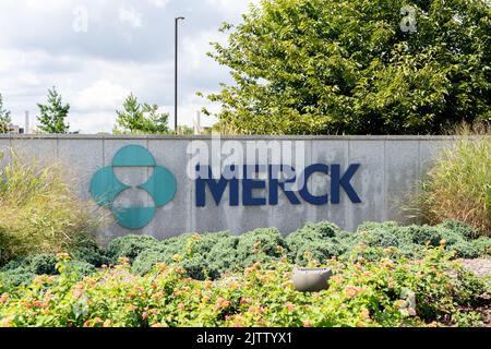 Kenilworth, New Jersey, Etats-Unis - 23 août 2022: Merck signe est vu à son siège social à Kenilworth, New Jersey, 23 août 2022. Banque D'Images