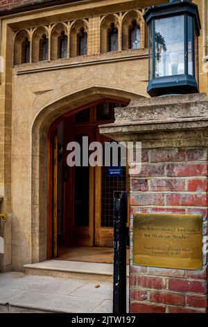 Institut international d'études stratégiques, IISS, Arundel House, Temple place Londres. Fondée en 1958, elle est un groupe de réflexion sur les relations internationales. Banque D'Images