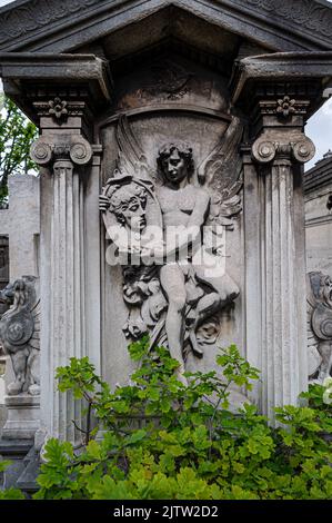 Détail grave situé dans le cimetière de Passy. Paris, France. 5/2009 Banque D'Images