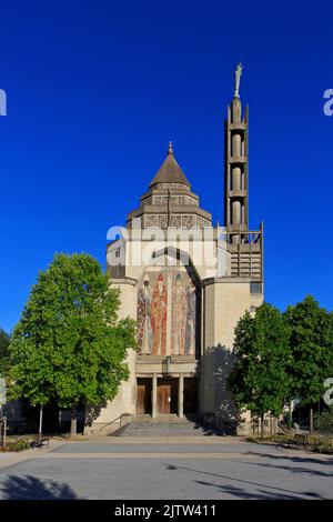 L'église Saint-Honoré (1957-1961) d'Amiens de style art déco à Amiens (somme), France Banque D'Images