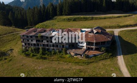 Hôtel fantôme abandonné municipalité de Ledro dans la province de Trento. Banque D'Images