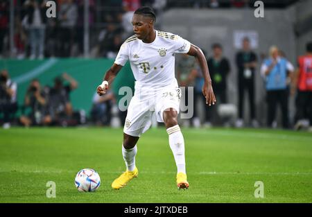 DFB Cup, 1st Round, Rhein Energie Stadium Cologne; Viktoria Cologne - FC Bayern Munich; Mathys tel Banque D'Images