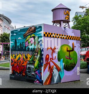 Exposition en plein air, tout ce que nous avons écrit – la passion des graffitis, célèbre l'histoire de l'art de la rue avec 19 œuvres sur l'île de la circulation à Tauentzienstrasse Banque D'Images