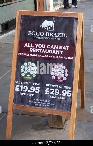 Fogo Brazil, un restaurant brésilien situé sur Bold Street à Liverpool, proposant une grande sélection de viandes différentes Banque D'Images