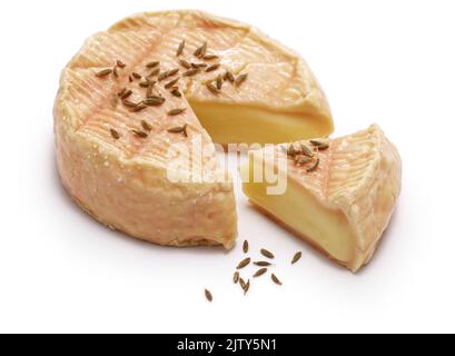 Munster (fromage blanc lavé d'Alsace, France) avec des graines de cumin Banque D'Images