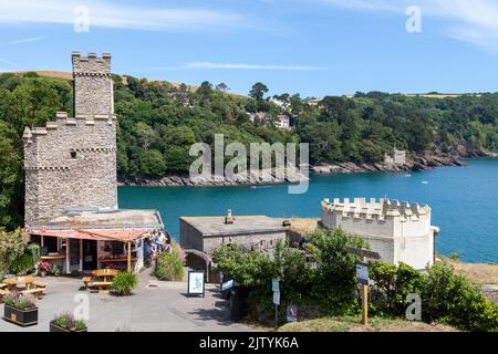 Depuis le château de Dartmouth jusqu'à l'embouchure du port de Dartmouth et du château de Kingswear, Devon, Angleterre. Banque D'Images