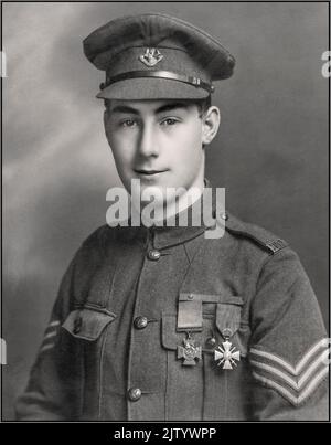 CROIX DE VICTORIA Thomas Ricketts, VC en 1918 pendant la première Guerre mondiale, le soldat de Terre-Neuve Tommy Ricketts, âgé de 17 ans, est devenu le plus jeune récipiendaire de la Croix de Victoria. Ricketts, âgé de 17 ans et privé du bataillon de 1st du Royal Newfoundland Regiment pendant la première Guerre mondiale, a été cité dans le London Gazette pour ses actions sur 14 octobre 1918. « Au moment de l'avancée depuis Ledeghem (Belgique), l'attaque a été temporairement suspendue par de lourds incendies hostiles, et le peloton auquel il appartenait a été gravement blessé par l'incendie d'une batterie au point WW1 Banque D'Images