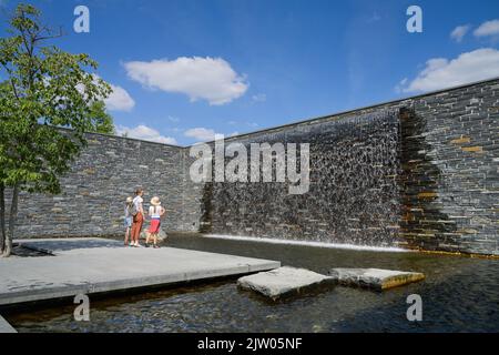 Wasserfall, Promenade Aquatica, Gärten der Welt, Marzahn, Berlin, Allemagne Banque D'Images