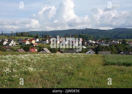 Vychodna, un village au pied de la montagne Krivan, Slovaquie, Europe. Banque D'Images