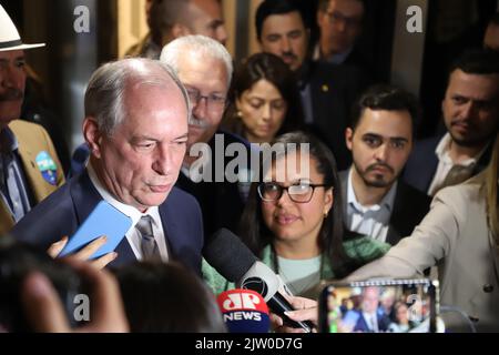 Sao Paulo, Brésil. 2nd septembre 2022. (INT) élections au Brésil : rencontre avec Ciro Gomes au siège de l'Association brésilienne du Barreau de Sao Paulo. 2 septembre 2022, Sao Paulo, Brésil : Candidat à la présidence du Brésil par le Parti démocratique du travail, Ciro Gomes, participe à la série de réunions ''Hora do Voto'' (temps de vote), promues par l'Association brésilienne du Barreau avec les candidats à la présidence, au siège de l'entité, dans le centre-ville de Sao Paulo, le vendredi (2) (Credit image: © Leco Viana/TheNEWS2 via ZUMA Press Wire) Credit: ZUMA Press, Inc./Alamy Live News Banque D'Images