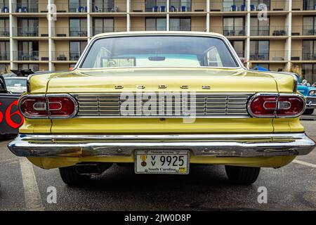 Tybee Island, GA - 14 octobre 2017 : vue de détail arrière d'un chargeur Dodge Dart GT 1965 lors d'un salon de voiture local. Banque D'Images