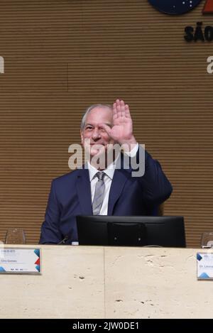 Sao Paulo, Brésil. 2nd septembre 2022. (INT) élections au Brésil : rencontre avec Ciro Gomes au siège de l'Association brésilienne du Barreau de Sao Paulo. 2 septembre 2022, Sao Paulo, Brésil : Candidat à la présidence du Brésil par le Parti démocratique du travail, Ciro Gomes, participe à la série de réunions ''Hora do Voto'' (temps de vote), promues par l'Association brésilienne du Barreau avec les candidats à la présidence, au siège de l'entité, dans le centre-ville de Sao Paulo, le vendredi (2) (Credit image: © Leco Viana/TheNEWS2 via ZUMA Press Wire) Credit: ZUMA Press, Inc./Alamy Live News Banque D'Images