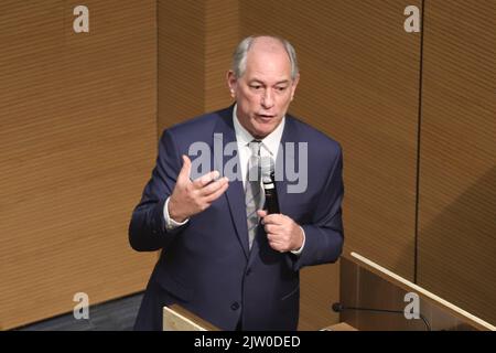 Sao Paulo, Brésil. 2nd septembre 2022. (INT) élections au Brésil : rencontre avec Ciro Gomes au siège de l'Association brésilienne du Barreau de Sao Paulo. 2 septembre 2022, Sao Paulo, Brésil : Candidat à la présidence du Brésil par le Parti démocratique du travail, Ciro Gomes, participe à la série de réunions ''Hora do Voto'' (temps de vote), promues par l'Association brésilienne du Barreau avec les candidats à la présidence, au siège de l'entité, dans le centre-ville de Sao Paulo, le vendredi (2) (Credit image: © Leco Viana/TheNEWS2 via ZUMA Press Wire) Credit: ZUMA Press, Inc./Alamy Live News Banque D'Images