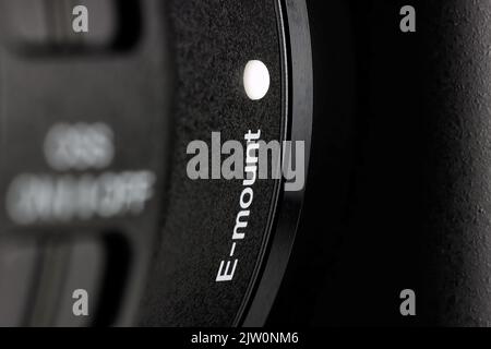 Marquage E-Mount sur l'objectif Sony SEL70350G Banque D'Images