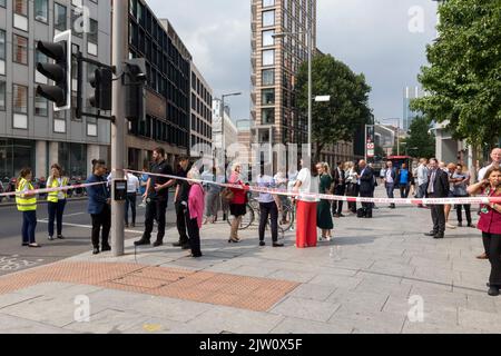 Un incendie a éclaté à Union Street, Southwark. Des personnes sont évacuées autour de l'incendie. Photo prise le 17th août 2022. © Belinda Jiao jiao.bilin@gmail.co Banque D'Images