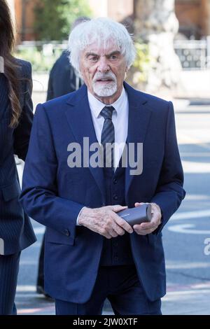 Bernie Ecclestone comparaît ce matin devant le tribunal des magistrats de Westminster à la suite d'une prétendue omission de déclarer au G 400 millions de GBP d'actifs d'outre-mer Banque D'Images