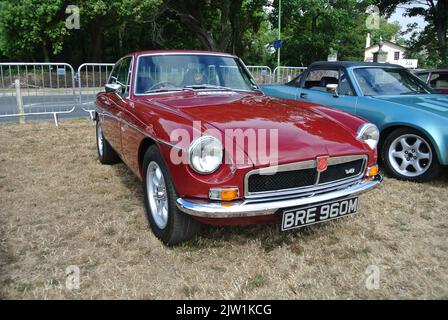 Une voiture de sport BGT V8 de 1974 MG est exposée au salon automobile classique de la Côte d'Azur, Paignton, Devon, Angleterre, Royaume-Uni. Banque D'Images