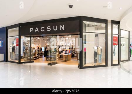 East Rutherford, NJ, États-Unis - 16 août 2022 : un magasin du Pacifique au centre commercial American Dream à East Rutherford, NJ, États-Unis. Banque D'Images