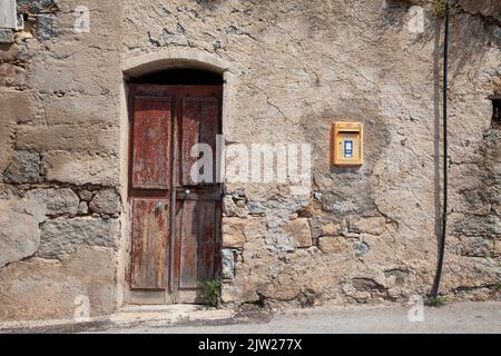 Façade d'une maison à Lumio Corse sur la mer méditerranée Banque D'Images