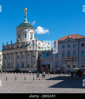 Ancien hôtel de ville et musée Barbarini sur la place du Vieux marché, Potsdam, Brandebourg, Allemagne Banque D'Images