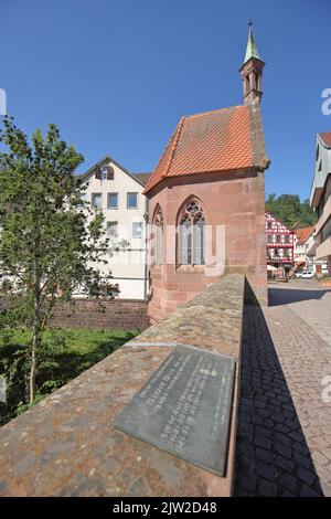 Chapelle Saint-Nicolas construite en 1400 sur le pont Saint-Nicolas à Calw, vallée du Nagold, Forêt Noire du Nord, Forêt Noire, Bade-Wurtemberg, Allemagne Banque D'Images