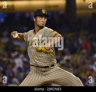 Los Angeles, États-Unis. 02nd septembre 2022. Padres de San Diego en train de commencer à piquer vous Darvish se termine pour livrer pendant le septième repas contre les Dodgers de Los Angeles au stade de Dodger à Los Angeles vendredi, 2 septembre 2022. Photo de Jim Ruymen/UPI crédit: UPI/Alay Live News Banque D'Images