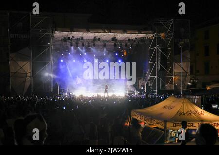 Prato, Italie. 02nd septembre 2022. SanGiovanni en concert pendant Sangiovanni, concert de musique de chanteur italien à prato, Italie, 02 septembre 2022 crédit: Agence de photo indépendante/Alamy Live News Banque D'Images