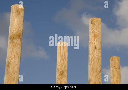 Las Palmas de Gran Canaria, 1 mars 2021: Sculpture formée de poteaux en bois. Grande Canarie. Îles Canaries. Espagne. Banque D'Images