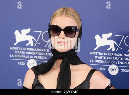 Venise, Italie, 3rd septembre 2022, Mia Goth au photocall du film Pearl au Festival du film de Venise 79th en Italie. Credit: Doreen Kennedy/Alamy Live News Banque D'Images