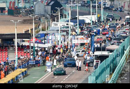 Brighton UK 3rd septembre 2022 - des concurrents participent aujourd'hui aux essais de vitesse nationaux de Brighton le long de Madeira Drive. : Crédit Simon Dack / Alamy Live News Banque D'Images